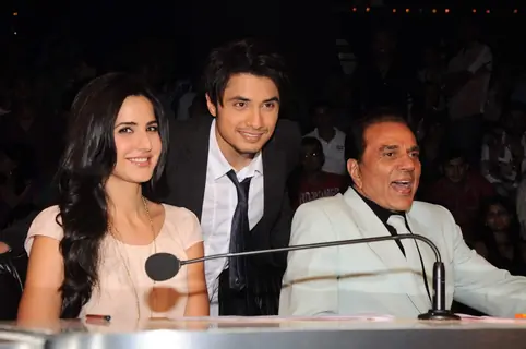 Ali Zafar, Katrina Kaif and Dharmendra on the sets of India's Got Talent