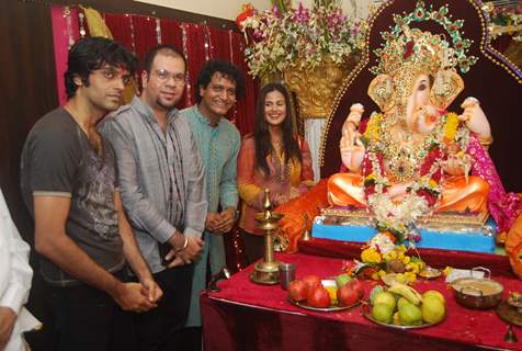 Prasanna Shetty celebrates Ganpati with Nandini Singh and Avesh Dadlani in Aroma building, Andheri West