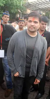 Himesh Reshammiya snapped at Siddhivinayak Temple