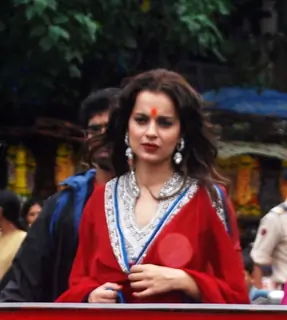 Kangna Ranaut snapped at Siddhivinayak Temple
