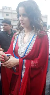 Kangna Ranaut snapped at Siddhivinayak Temple