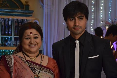 Mohan with his mother in tvshow Dhrampatni