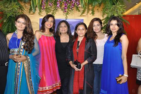 Sheeba, Bhagyashree, Uvika, Manasi and Achla at Nisha Sagar's latest anaarkalis ‘SMITTEN’ at Juhu
