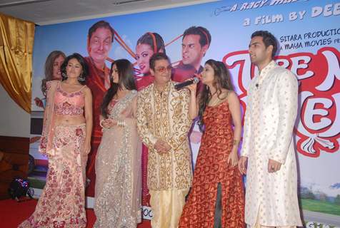 Jagrat, Sasha Goradia, Riya Sen, Vinay Pathak, Natasha at Music launch of movie 'Tere Mere Phere'