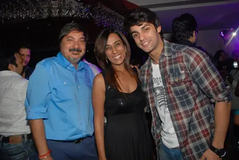 Tony Singh, Deeya Singh with Karan Wahi at 'Maryaada Lekin Kab Tak' completion party of 200 episodes