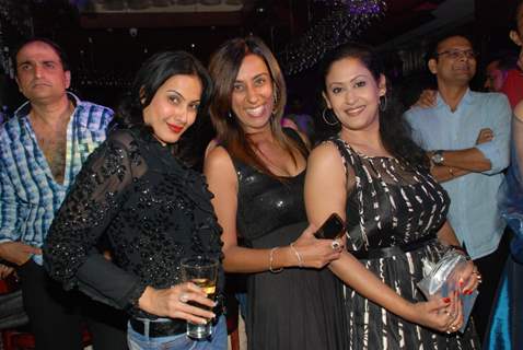 Deeya Singh with Indrani and Kamya in 'Maryaada Lekin Kab Tak' tvshow completion party of 200 episod