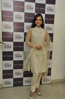 Dia Mirza promote her film 'Love Breakups Zindagi' at designer Ritu Kumar