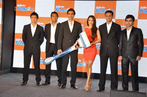 Malaika Arora Khan, Arjun Rampal, Baichung Bhutia and Rahul Dravid at  launch of 'Gillette Fusion'