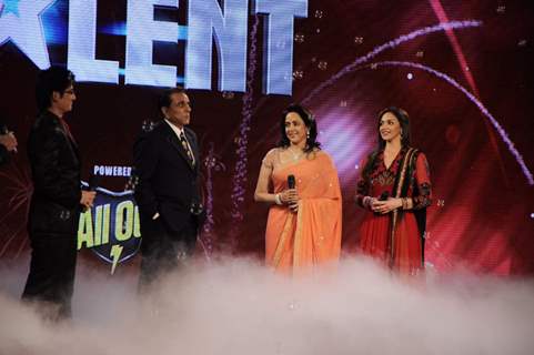 Esha Deol, Dharmendra and Hema Malini on the sets of India's Got Talent 3 at Filmcity