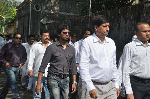 Nikhil Dwivedi at Producer Surinder Kapoor funeral at Vile Parle in Mumbai