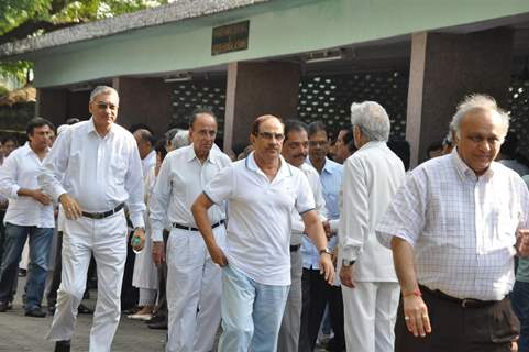 Celebs at Producer Surinder Kapoor funeral at Vile Parle in Mumbai