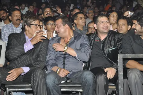 Sanjay Dutt with Amitabh Bachchan at Sheru Classic Mumbai 2011