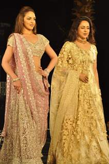 Hema Malini and Esha Deol walks on the ramp for Neeta Lulla Show at India Bridal week 2011 Day 4