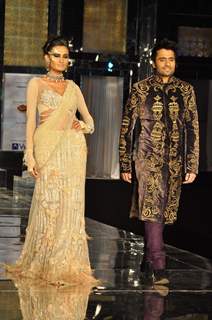 Model walks on the ramp for Shane & Falguni Peacock at Mumbai