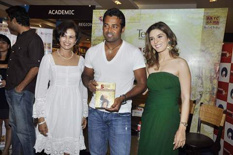 Raageshwari Loomba at Reliance book launch