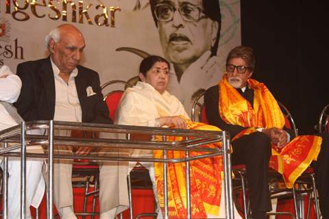 Yash Chopra and Amitabh Bachchan at Lata Mangeshkar birthday bash at Shanmukhanand Hall