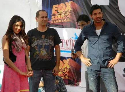 Vipul A Shah with John Abraham and Genelia Dsouza promoting their movie 'Force' at Mahagun Mall Vais