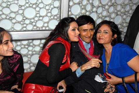 Dev Anand with Divya Dutta and Devshi Khanduri at Premiere of film 'Chargesheet'