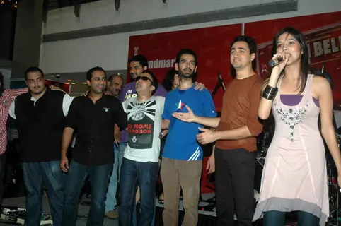 Imran Khan at Delhi Belly DVD launch at Landmark