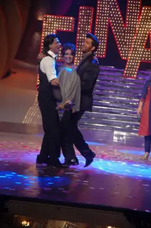 Shahrukh Khan, Priyanka Chopra and Hrithik Roshan at the Finale of Just Dance at Filmcity, Mumbai