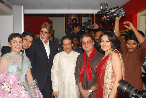 Big B, Cast and Crew at 'Tere Mere Phere' movie premiere show