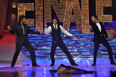 Shah Rukh Khan, Ayushmann and Hrithik Roshan at the finale of Just Dance at Filmcity, Mumbai