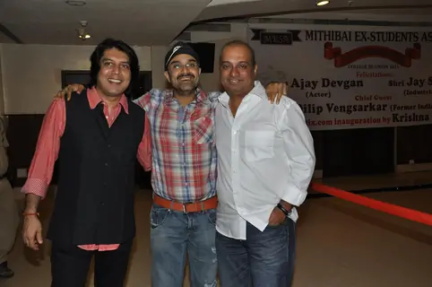 Celebs felicitated by Ex Mithibai College association headed by Krishna Hegde