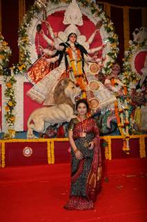 Sharbani Mukherjee at Sarbojanin Durga Puja Pandal in Mumbai