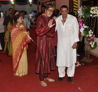 Amitabh Bachchan grace Sanjay Dutt's Mata Ki Chowki in Bandra