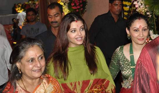 Aishwarya and Jaya Bachchan grace Sanjay Dutt's Mata Ki Chowki in Bandra