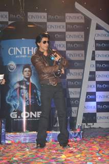 Shah Rukh Khan unveils Cinthol- Ra.one Deo