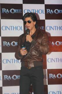 Shah Rukh Khan unveils Cinthol- Ra.one Deo