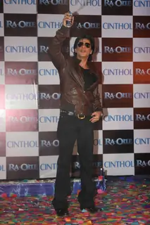 Shah Rukh Khan unveils Cinthol- Ra.one Deo