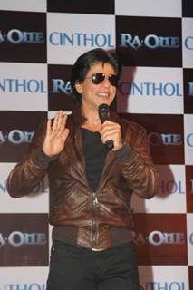 Shah Rukh Khan unveils Cinthol- Ra.one Deo