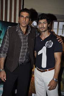Mukesh Rishi and Vidyut Jamwal at Success party of 'Force' movie