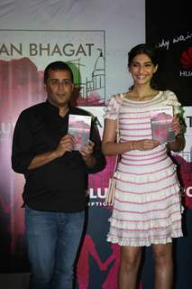 Sonam Kapoor at Chetan Bhagat's book launch