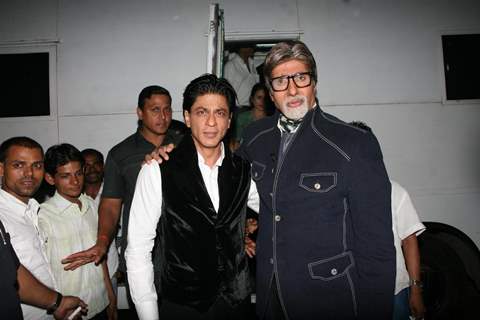 Amitabh Bachchan with Shah Rukh Khan on the sets of Kaun Banega Crorepati 5 in Mumbai