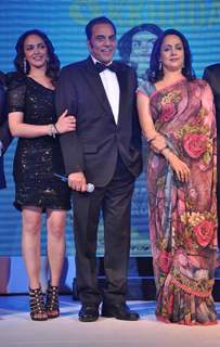 Dharmendra and Hema Malini with Esha Deol at Music launch of film 'Tell Me O Kkhuda' in Mumbai