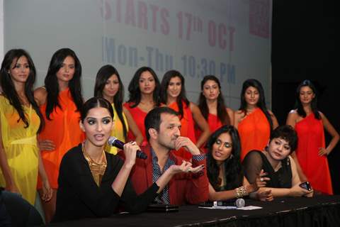 Sonam Kapoor, Atul Kasbekar and Ujjwala Raut as a judge in Kingfisher Calendar Girl 2011 contest