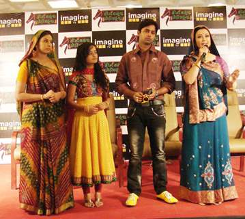 Beend Banoongaa Ghodi Chadhunga cast at an promotional event