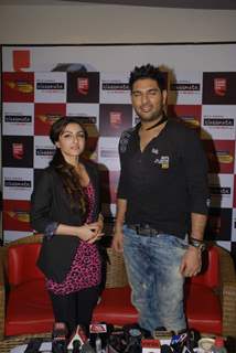 Soha Ali Khan and Yuvraj Singh at Classmate press meet, Taj President in Mumbai