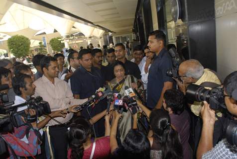 Asha Bhosle arrived from London after attending the Asian awards function at Chatrapati Shivaji Inte