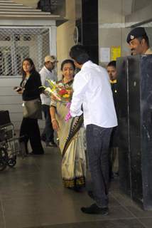 Asha Bhosle arrived from London after attending the Asian awards function at Chatrapati Shivaji Inte