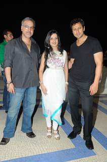 Ravi Behl, Amy Billimoria & Aryan Vaid at Pre Diwali terrace party -a crackling affair