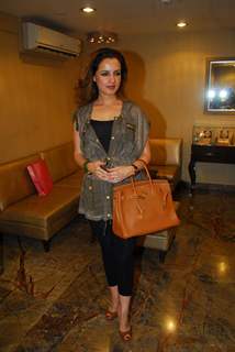 Laila Khan unviels Farah Ali Khan latest festive collection