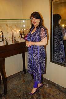 Celebs unviels Farah Ali Khan latest festive collection