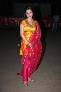 Kangna Ranaut celebrate Diwali with their film 'Miley Naa Miley Hum' at Fame Cinemas in Andheri