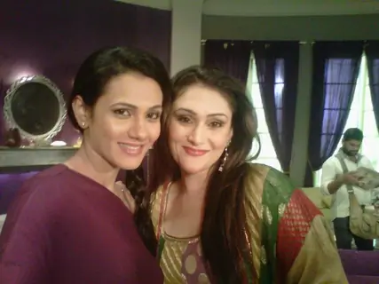 Kajal Pisal with Eva Grover in Bade Acche Laggte Hai