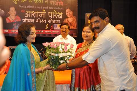 Asha Parekh at felicitation and musical program in her honour 'Asha Parekh Sangeet Rajani' at Bhaidas Hall in Vile Parle, Mumbai