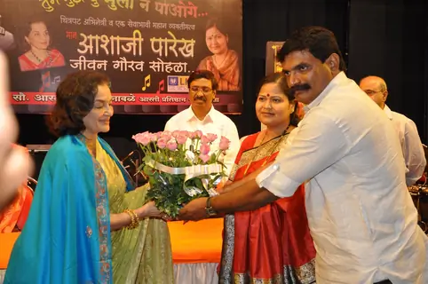 Asha Parekh at felicitation and musical program in her honour 'Asha Parekh Sangeet Rajani' at Bhaidas Hall in Vile Parle, Mumbai